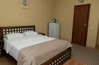 Гостиница Усадьба Махачкала Стандартный номер с кроватью размера "queen-size"-2